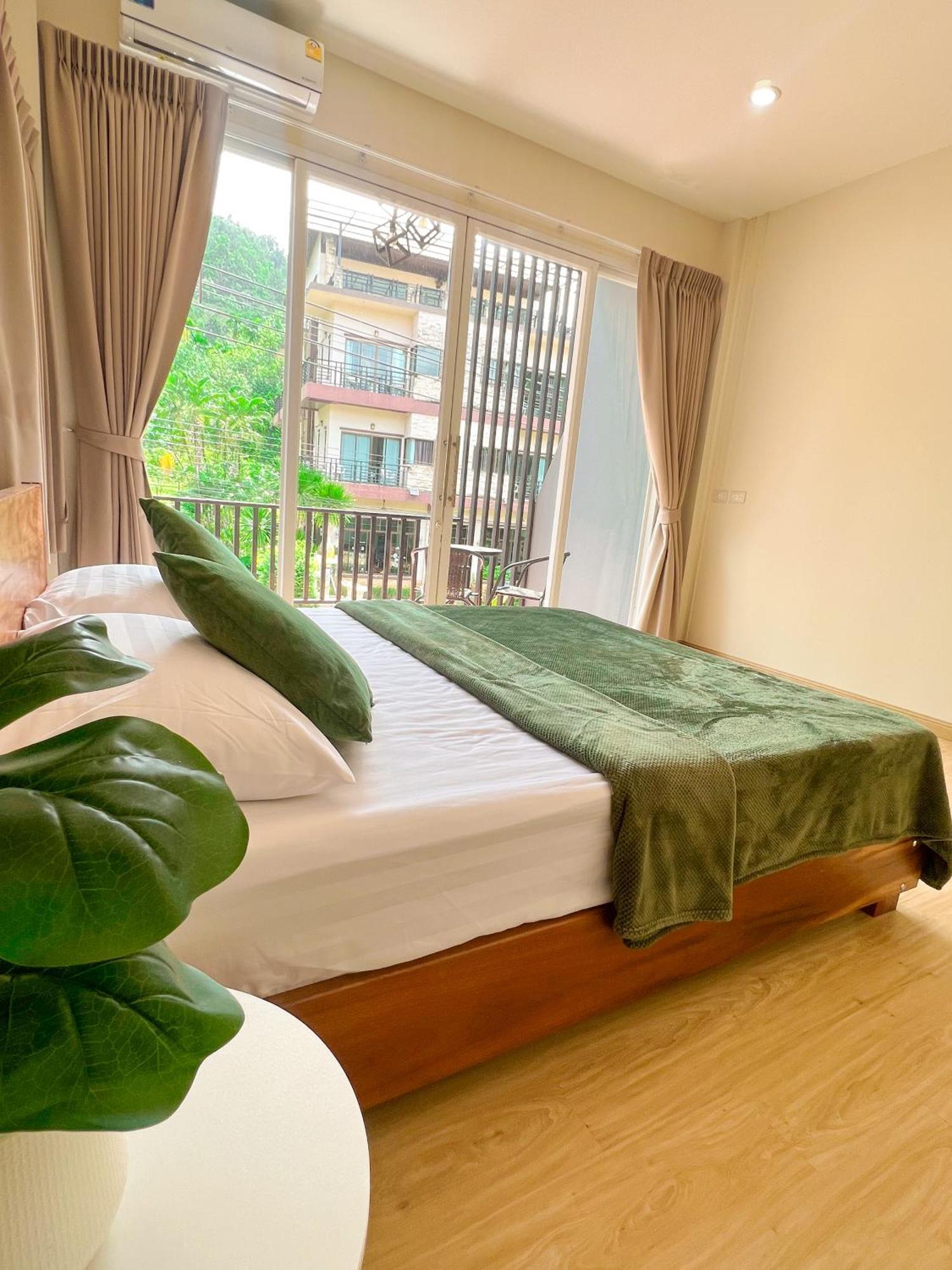 Private Room With Share Bathroom At Little Wild House Khaosok Khao Sok National Park Bagian luar foto