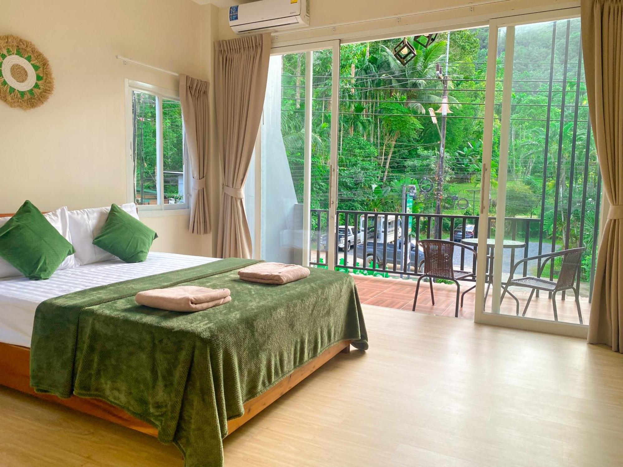 Private Room With Share Bathroom At Little Wild House Khaosok Khao Sok National Park Bagian luar foto